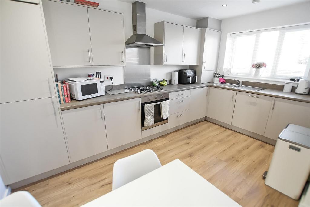 The Glade, Newton Aycliffe 3 bed semidetached house for sale £189,950