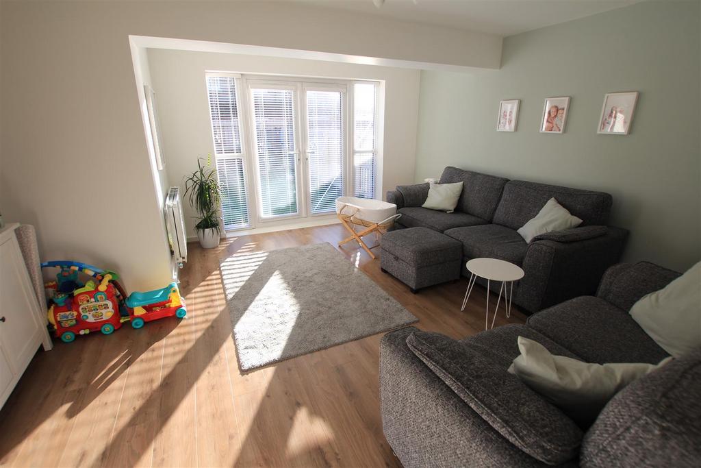 The Glade, Newton Aycliffe 3 bed semidetached house for sale £189,950