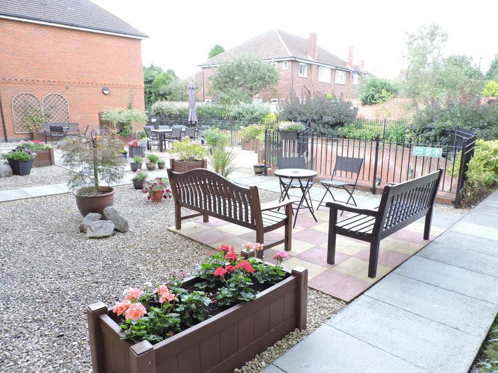 Communal outside space in summer.JPG