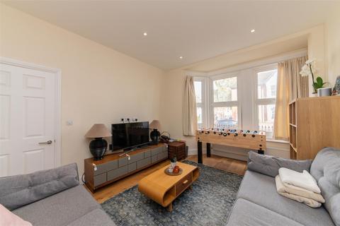 4 bedroom terraced house to rent - Richmond Road, East Finchley