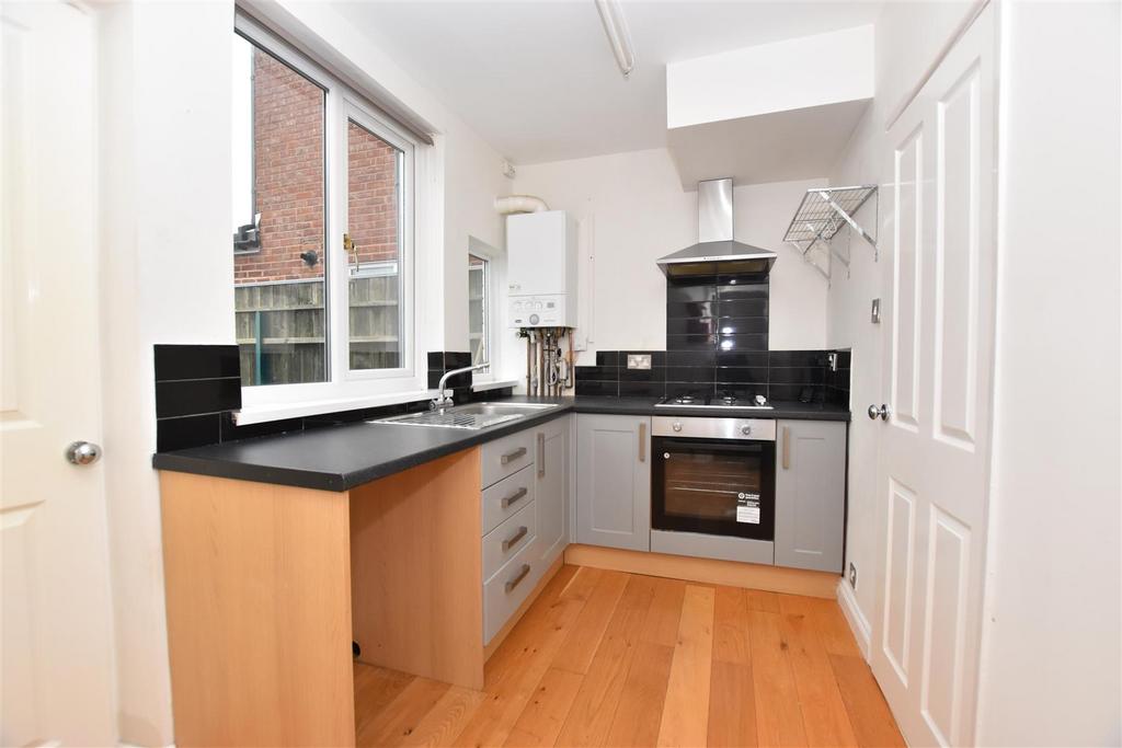 Rockford Avenue, Hull 2 bed terraced house £650 pcm (£150 pw)