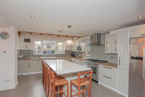 1 Brookfield Close, Milton Under Wychwood, Chipping Norton, OX7 6JQ