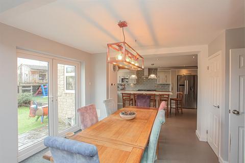 1 Brookfield Close, Milton Under Wychwood, Chipping Norton, OX7 6JQ