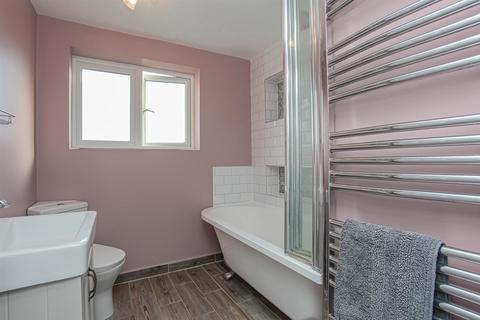 1 Brookfield Close, Milton Under Wychwood, Chipping Norton, OX7 6JQ