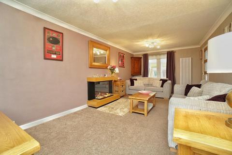 4 bedroom detached house for sale - Stillington Road, Easingwold, York, YO61 3JG