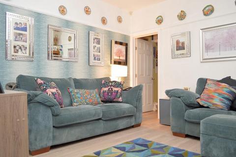 14 Crofton Street, Oldham, OL8 3DA
