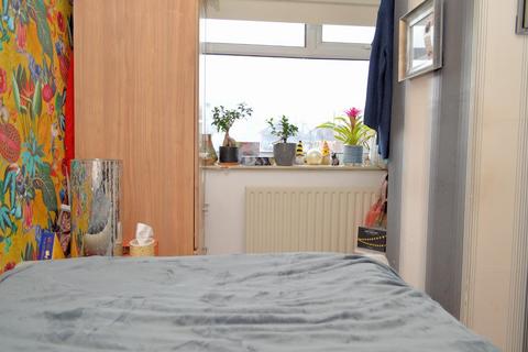 14 Crofton Street, Oldham, OL8 3DA