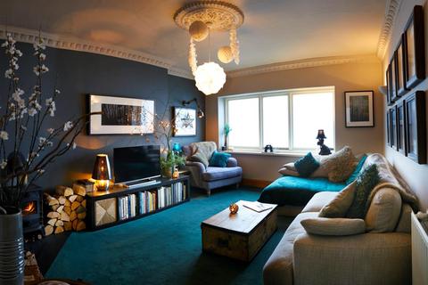 2 bedroom apartment for sale, Esplanade, Scarborough