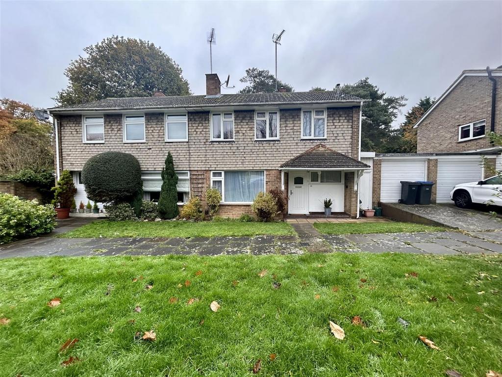 Ram Gorse, Harlow 3 bed house £1,650 pcm (£381 pw)