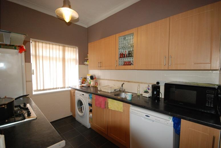 St Marys Road, Portsmouth, Southsea 2 bed terraced house £950 pcm (£