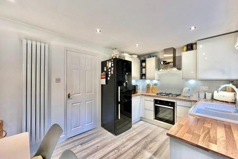 27 Broom Close, Darton, Barnsley, S75 5PZ