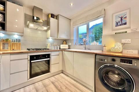 27 Broom Close, Darton, Barnsley, S75 5PZ