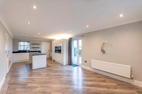 5 Merend Close, Sandtoft, Doncaster, DN8 5TH