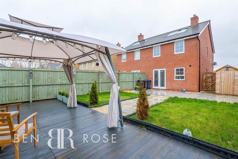 3 bedroom semi-detached house for sale - Lynx Place, Leyland