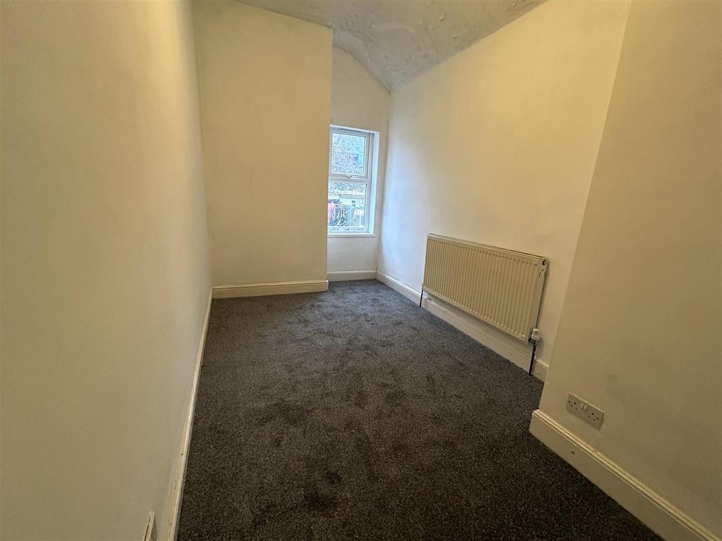 Small Bedroom .jpg