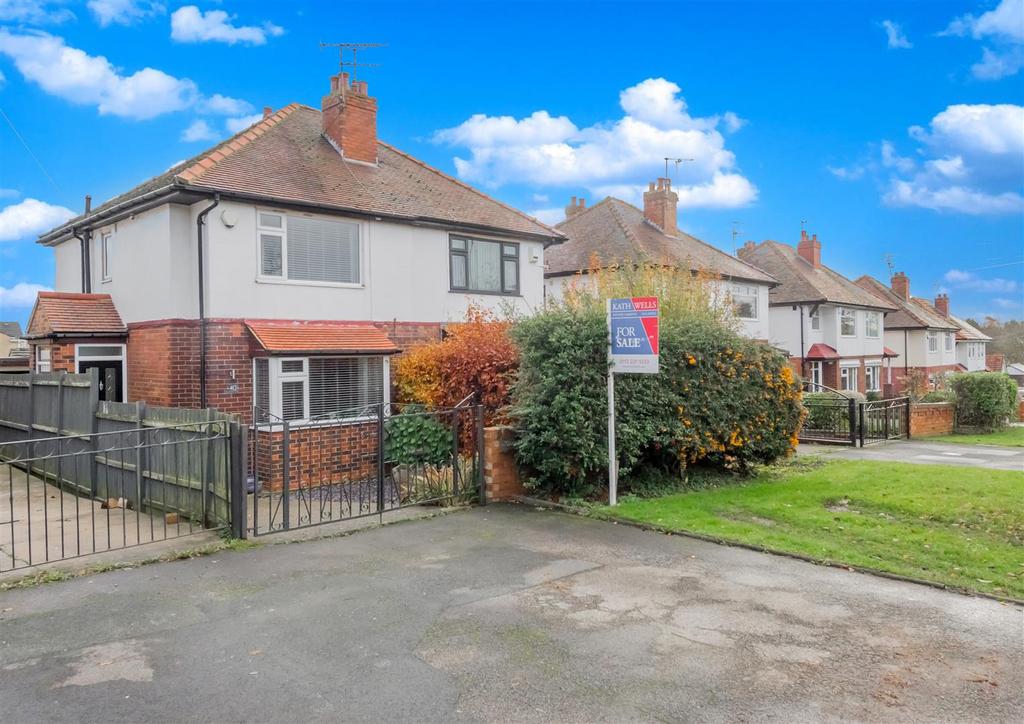 Lawns Lane, Farnley, Leeds 3 bed house £279,995