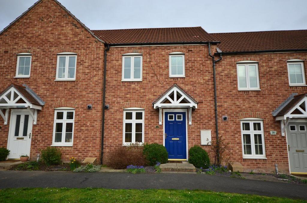 Lake View, Pontefract, WF8 3 bed terraced house to rent £850 pcm (£