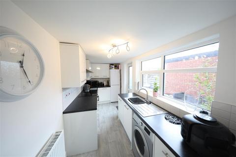 3 bedroom end of terrace house for sale, Fairfax Avenue, Hull