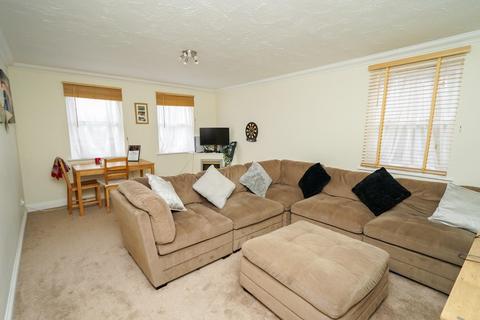 1 bedroom flat for sale - Park Mews, Grovebury Road, Leighton Buzzard