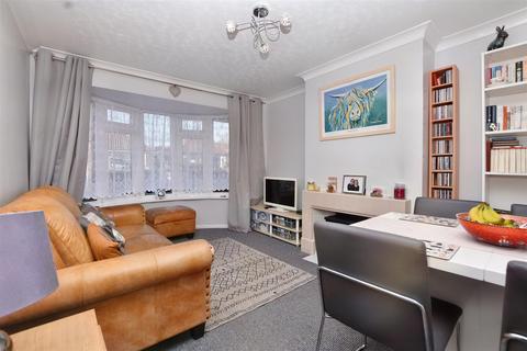 71 Park Croft, Polegate, BN26 5LB