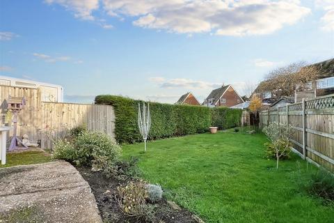 71 Park Croft, Polegate, BN26 5LB