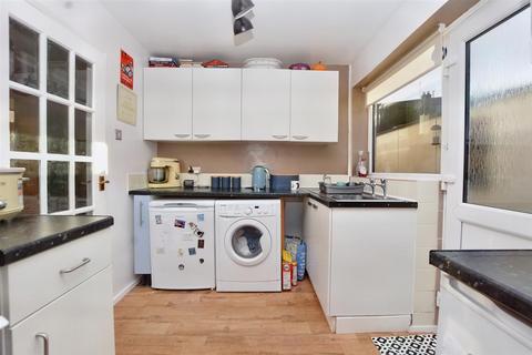 71 Park Croft, Polegate, BN26 5LB