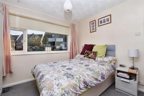 71 Park Croft, Polegate, BN26 5LB