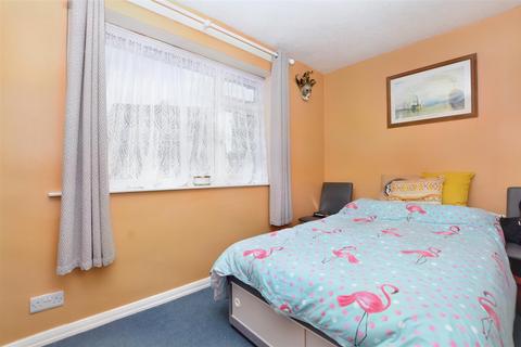 71 Park Croft, Polegate, BN26 5LB