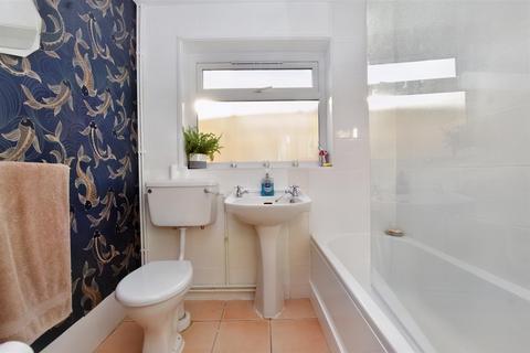 71 Park Croft, Polegate, BN26 5LB