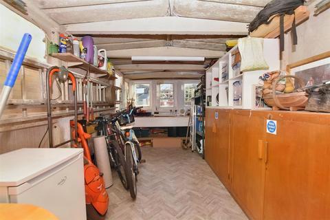 71 Park Croft, Polegate, BN26 5LB