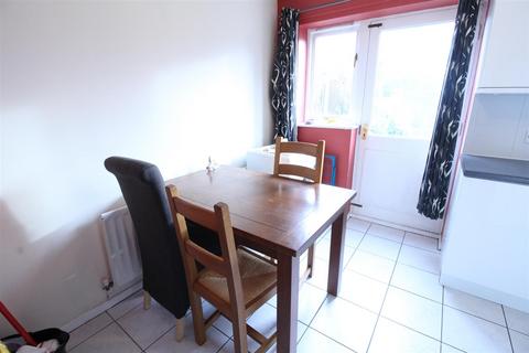 2 bedroom semi-detached house to rent - £130pppw excluding bills * AVAILABLE FOR 2024/25 ACADEMIC YEAR * Kittiwake Mews, Lenton, NOTTINGHAM