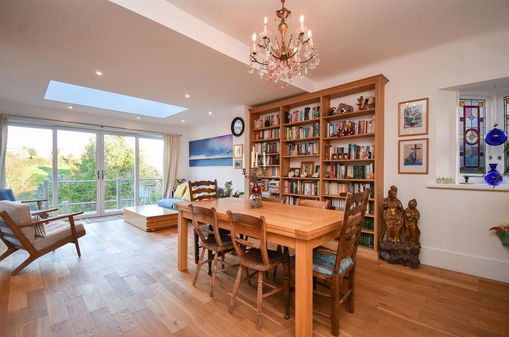Open plan kitchen/diner