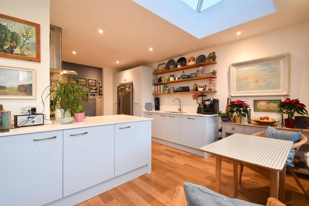 Open plan kitchen/diner