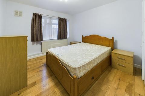 2 bedroom maisonette for sale, Aboyne Road, Neasden, NW10