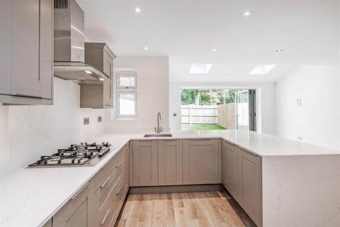 4 bedroom semi-detached house to rent - Collier Gardens, Tidbury Green