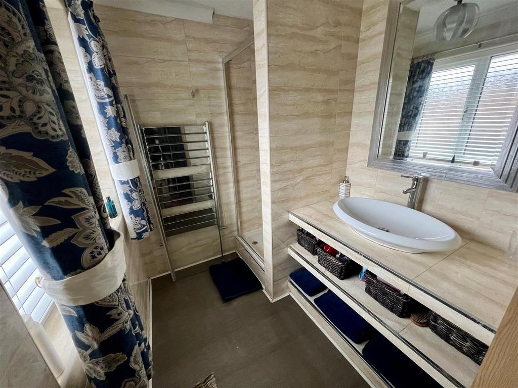 En suite shower room