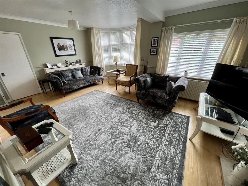 Extended lounge