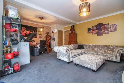 3 bedroom maisonette for sale, Whitley Road, Whitley Bay