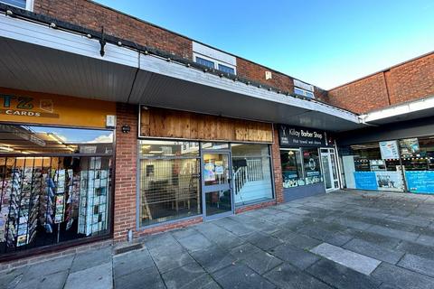 Retail property (high street) to rent - The Precinct, Killay, Swansea