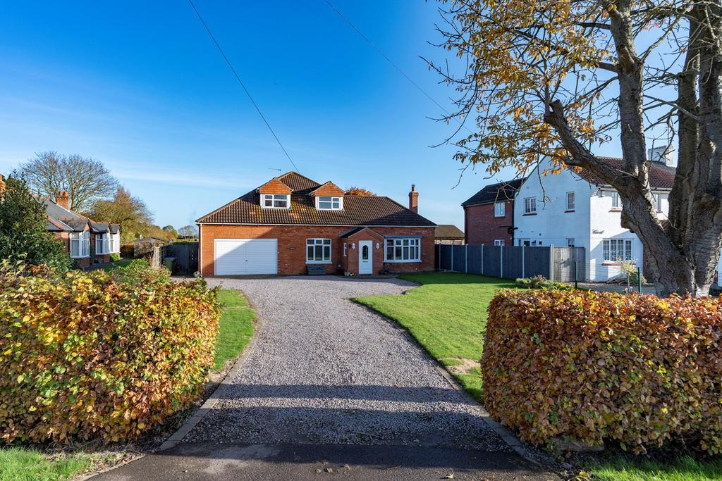 London Road, Frampton, Boston, PE20 5 bed detached house for sale £