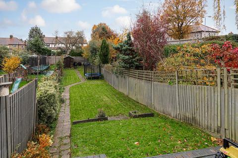 3 bedroom terraced house for sale - Malden Road, Cheam, Sutton