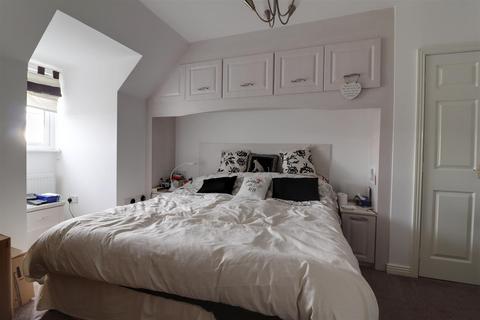 103 Boakes Drive, Stonehouse, GL10 3QW