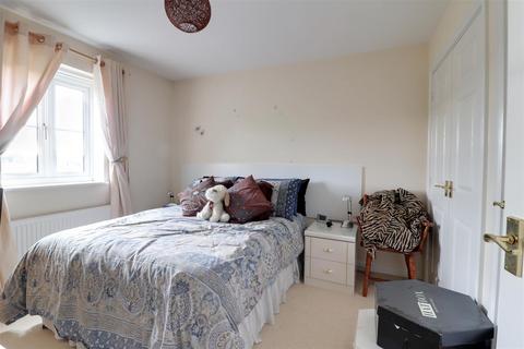 103 Boakes Drive, Stonehouse, GL10 3QW