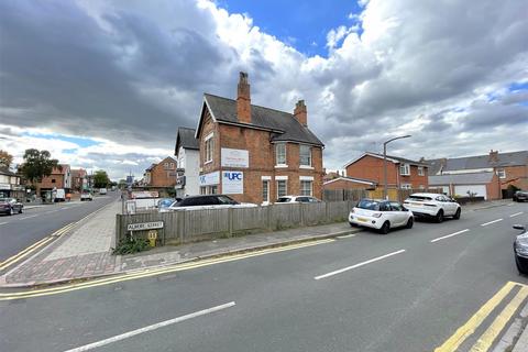 Property for sale - Main Road, Gedling, Nottingham