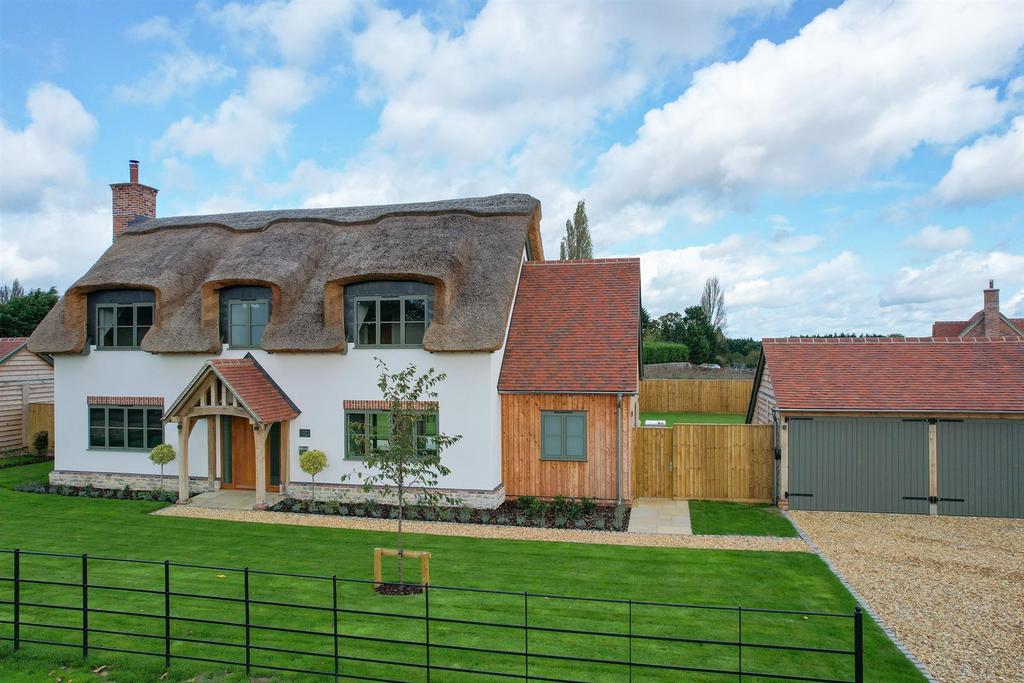 Williams Orchard, Duck Lane, Welford On Avon 4 bed detached house for