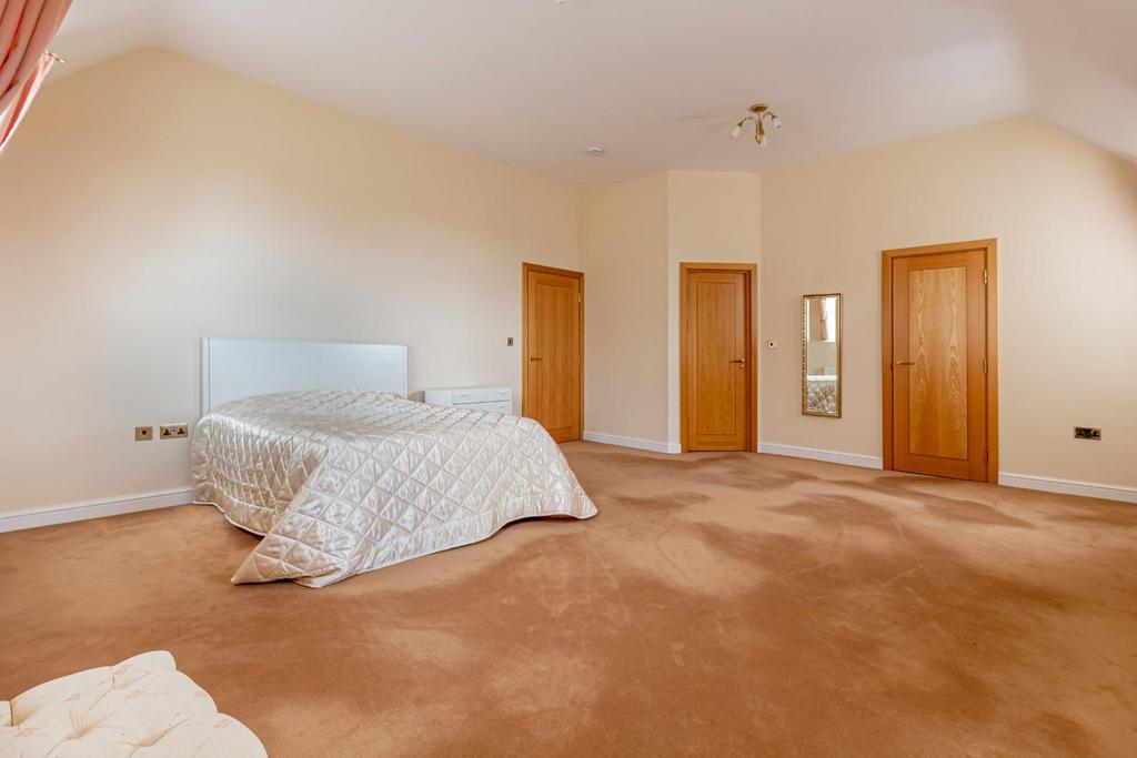 Bedroom-1-3.jpg