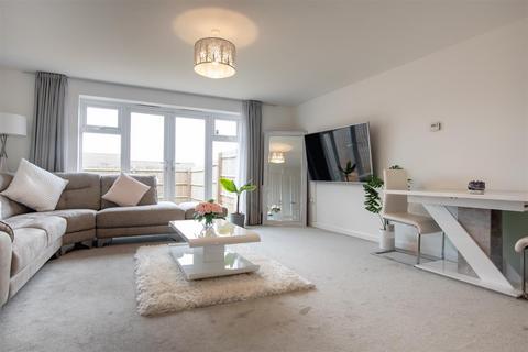 3 bedroom house to rent - Irthlingborough Road North, Wellingborough