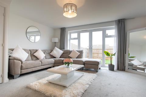 3 bedroom house to rent, Irthlingborough Road North, Wellingborough