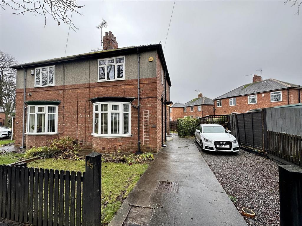 Middleham Road, Darlington 2 bed semidetached house £725 pcm (£167 pw)