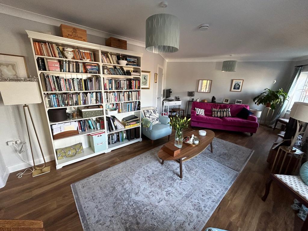 Hoggan Park, Brecon, LD3 2 bed apartment for sale £190,000